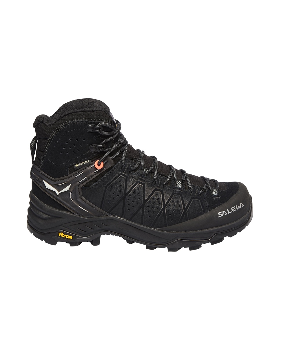Trekking shoes