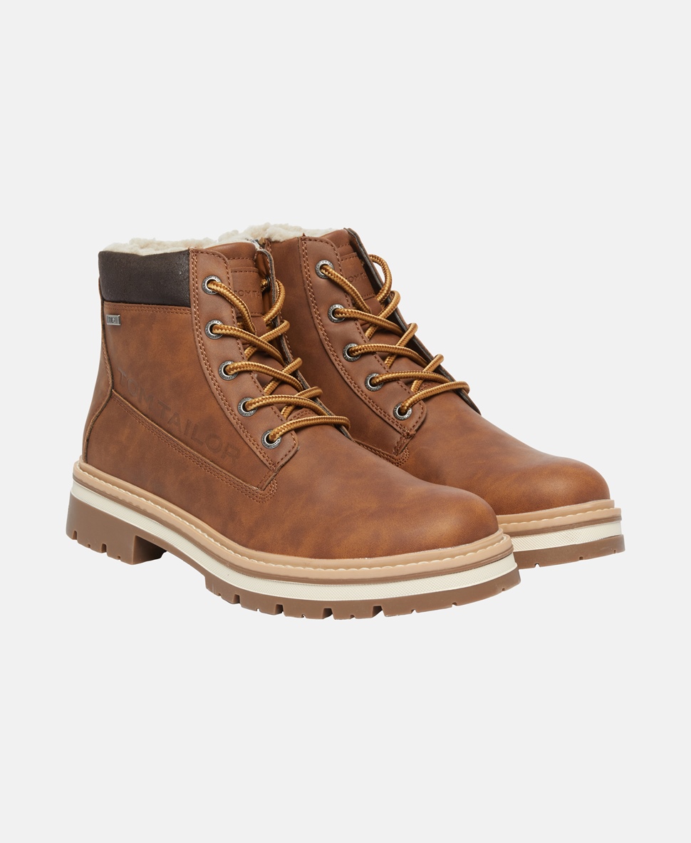 Lace-up ankle boot