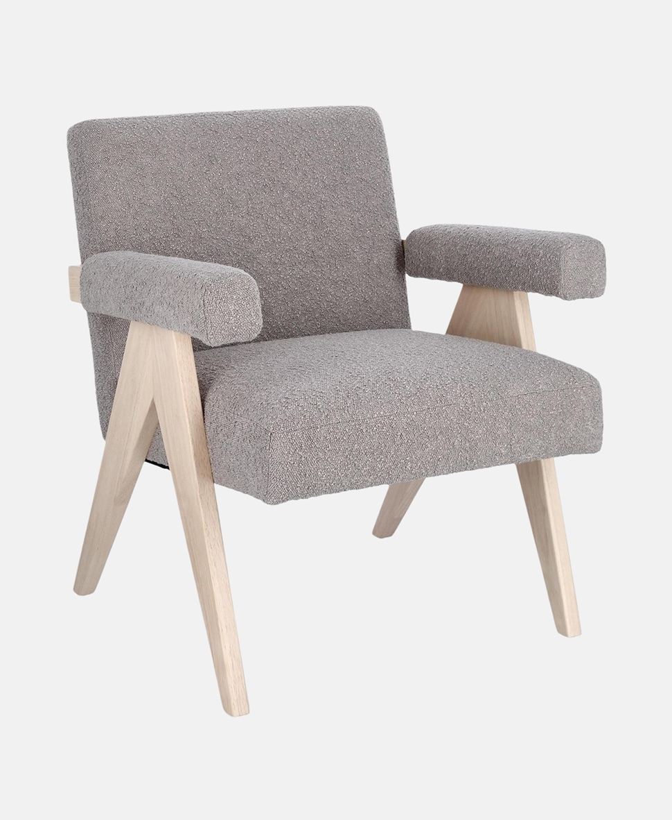 Armchair Faiza